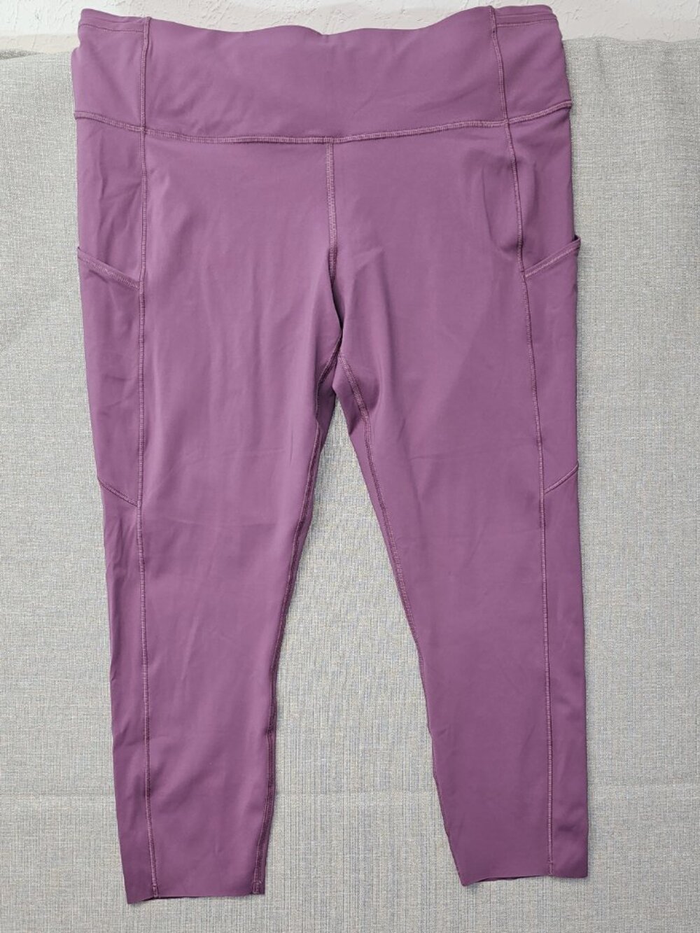 Lululemon Fast and Free High-Rise Crop 23" Size 14 Purple Berry